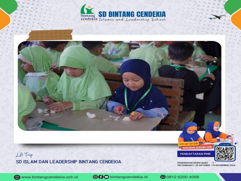 Keseruan Membuat Salad Buah Sambil Melatih Motorik Halus